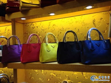 精選品質(zhì)服飾鞋帽箱包，贈(zèng)予摯愛(ài)家人的貼心之選